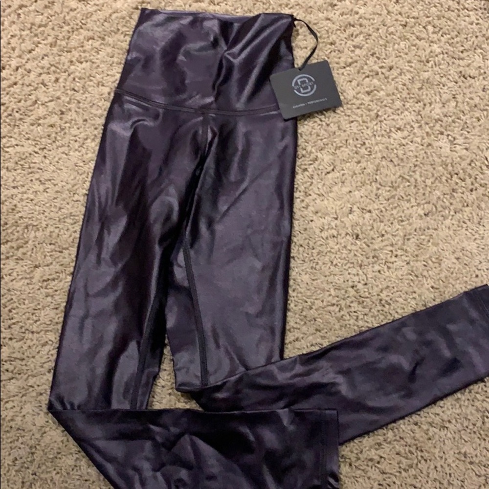 DYI high shine leggings XS brand new